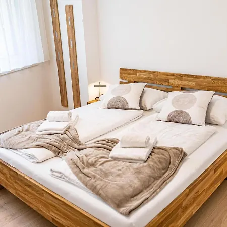 Comfortable In With Balcony * Annenheim