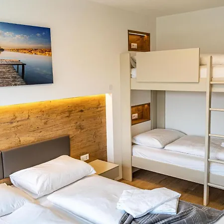 Comfortable In With Balcony Annenheim